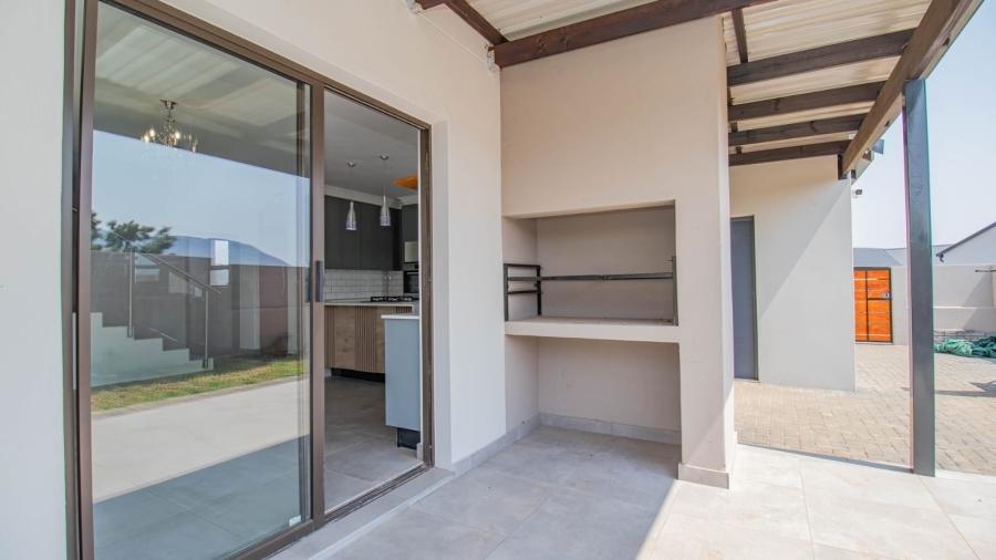 To Let 4 Bedroom Property for Rent in Ifafi North West